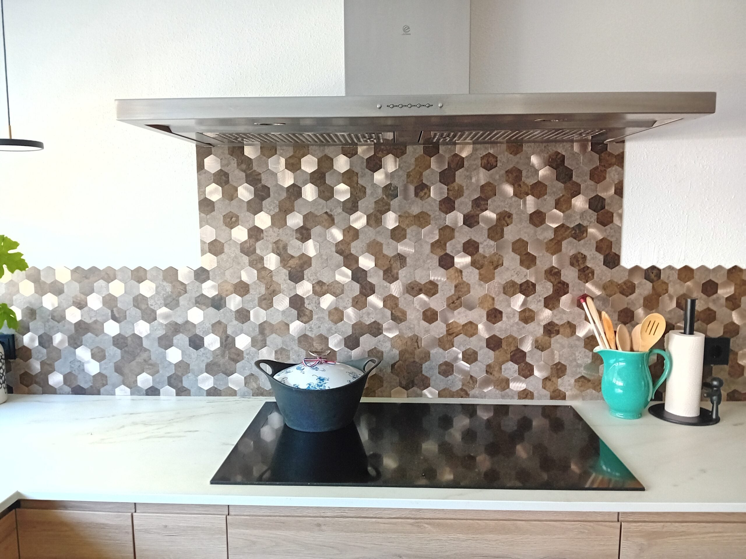 Mosaique adhésive hexagonale cuivre cuisine