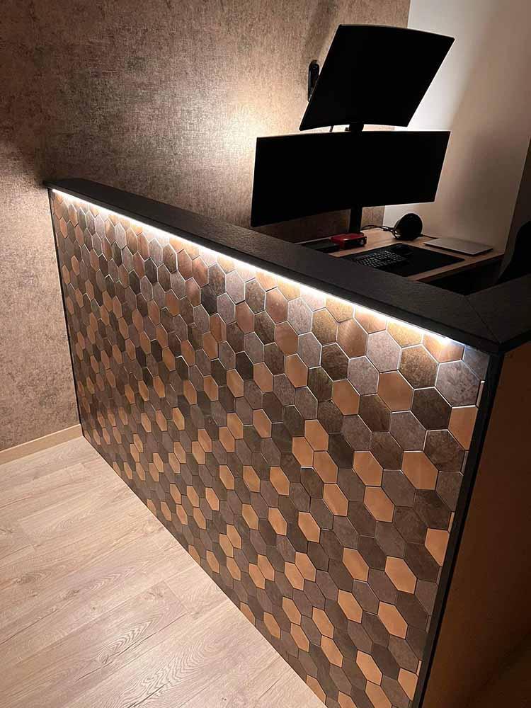 Plaque_credence_adhesive_hexagone_cuivre_292x288mm_format_manipulable