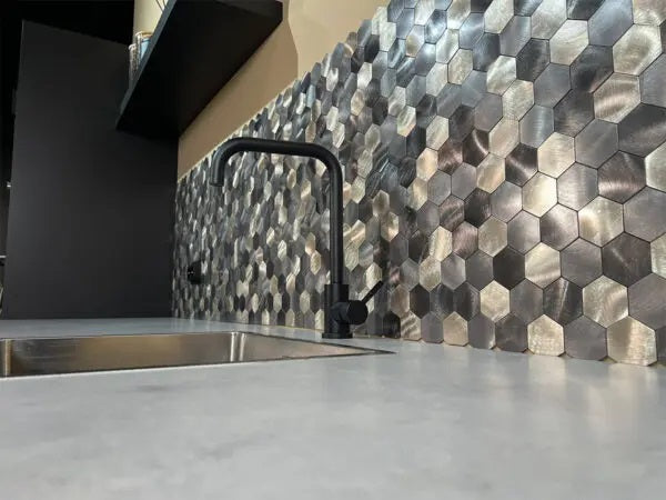 Crédence Mosaique Autocollant Noir pose comme crédence de cuisine