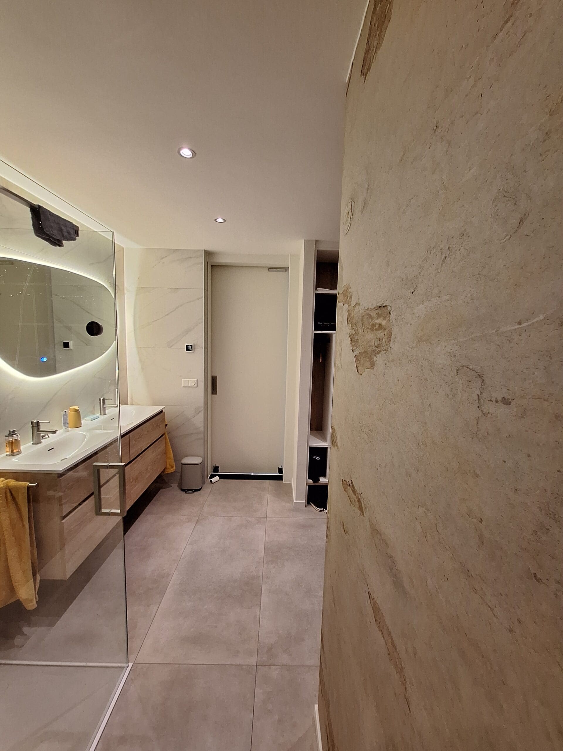 feuille_de_pierre_naturelle_beige_salle_de_bain