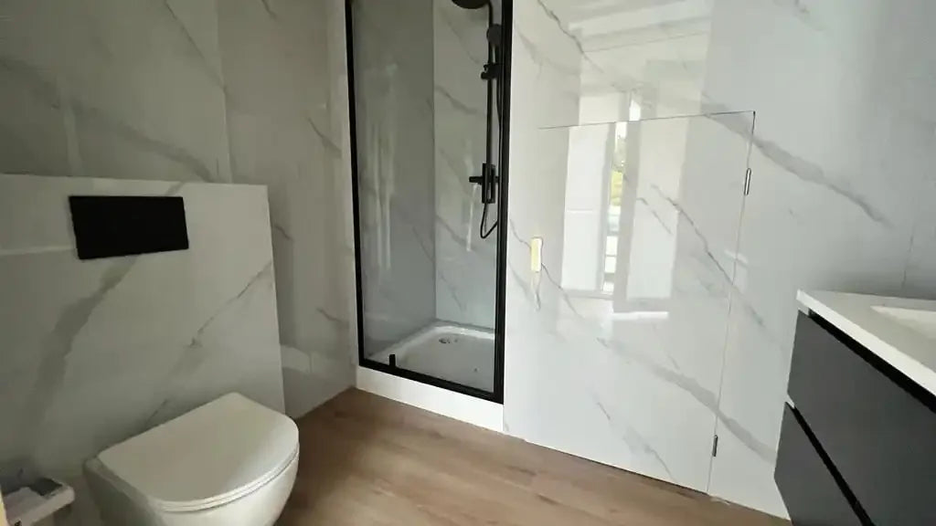 Panneau PVC Effet Marbre Blanc salle de bain et toilette complet