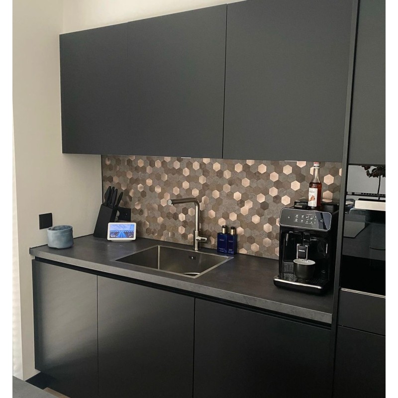 Mosaïque hexagonale cuivre marron adhésive pour crédence de cuisine - Solution rapide et esthétique pour un look moderne