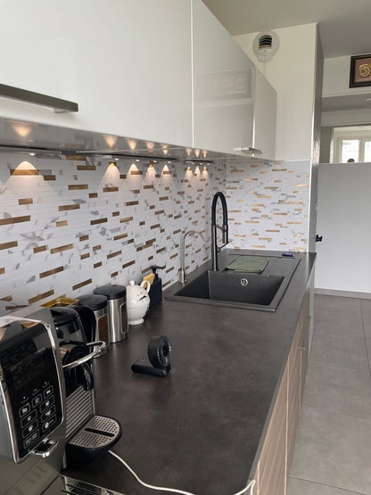 mosaique adhesive credence blanc doré