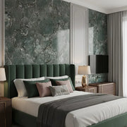 panneau pvc marbre arizona vert posé dans la chambre a coucher