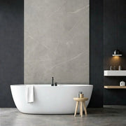 panneau_mural_spc_marbre_gris_clair_venus_pose_dans_la_douche